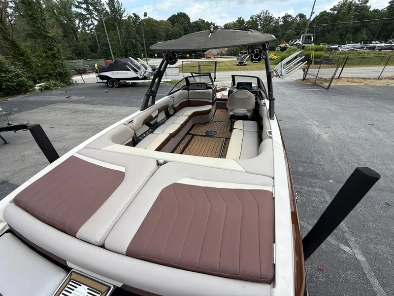 Slide: The Image of Malibu Wakesetter 25 LSV 2016 - 15
