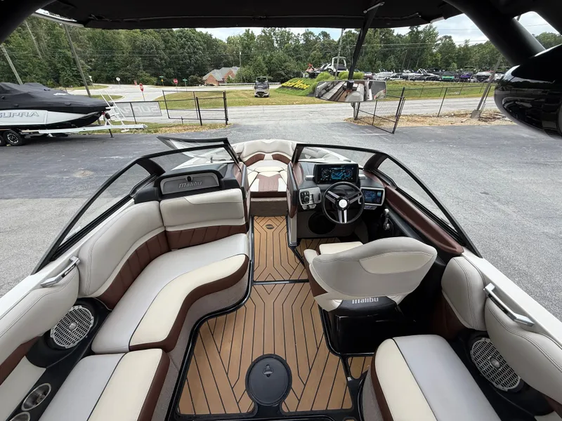Slide: The Image of Malibu Wakesetter 25 LSV 2016 - 22
