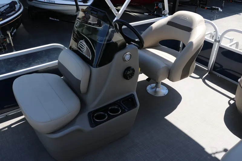 Slide: The Image of Tracker BASS Buggy 16 XL 2021 - 27