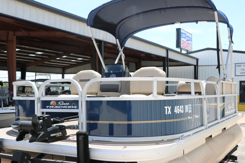 Slide: The Image of Tracker BASS Buggy 16 XL 2021 - 5