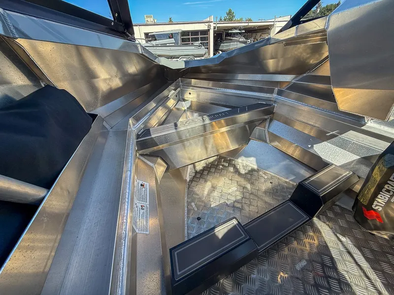 Slide: The Image of Stabi-Craft 1550 Fisher 2025 - 11