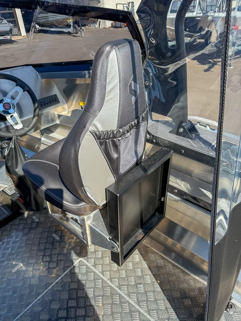 Slide: The Image of Stabi-Craft 1550 Fisher 2025 - 15