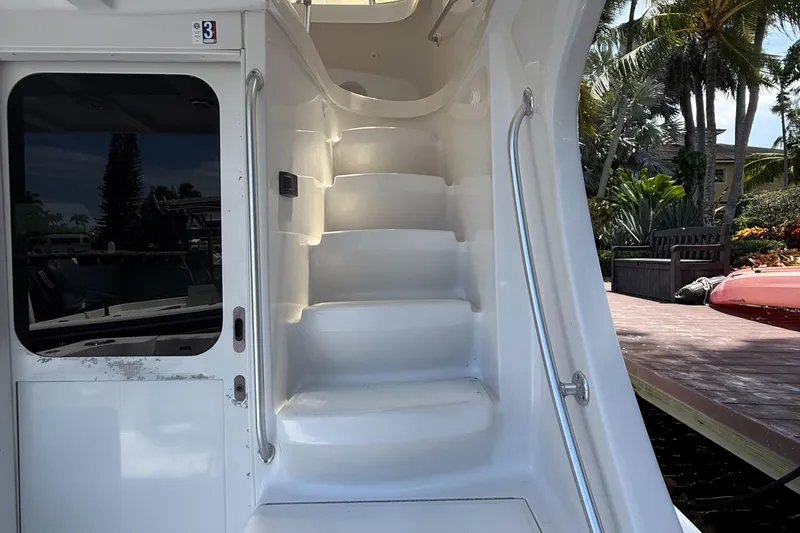 Slide: The Image of Luhrs Tournament 360 Convertible 2000 - 58