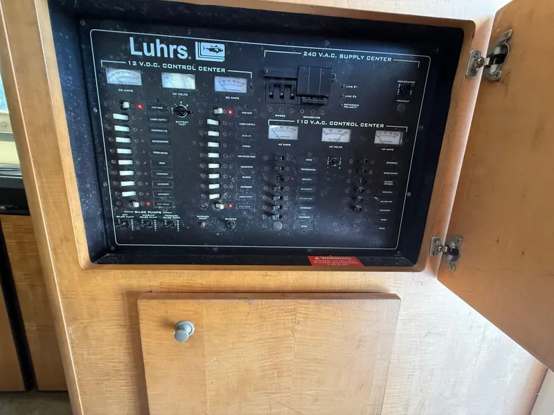 Slide: The Image of Luhrs Tournament 360 Convertible 2000 - 78