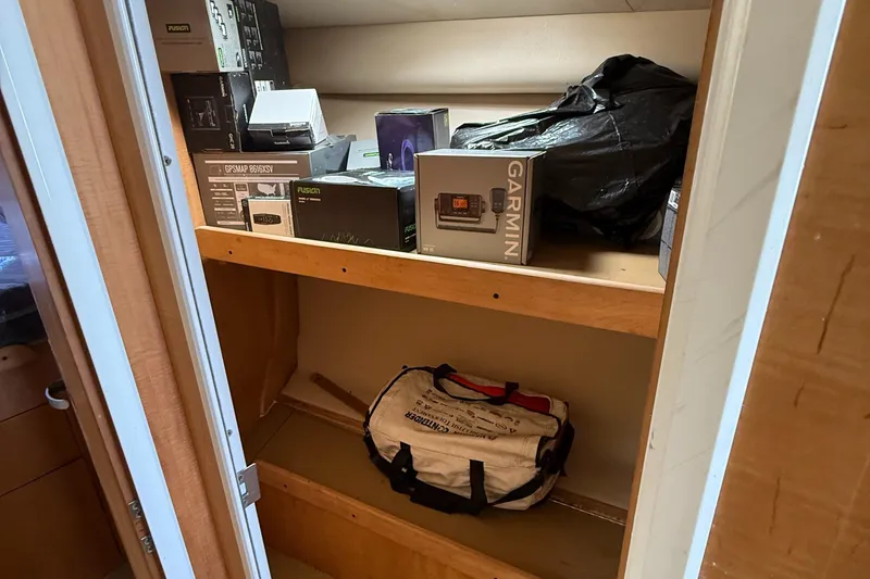 Slide: The Image of Luhrs Tournament 360 Convertible 2000 - 81