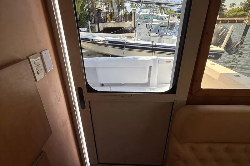 Slide: The Image of Luhrs Tournament 360 Convertible 2000 - 91