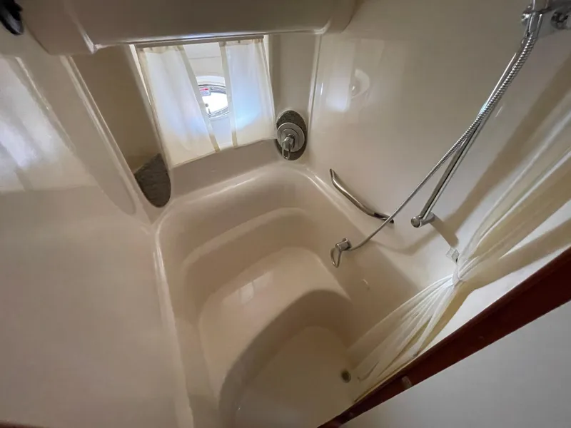 Slide: The Image of Sea Ray 44 Sundancer 2006 - 50