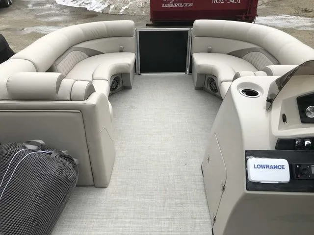 Slide: The Image of Harris Sunliner 230 CW 2019 - 15