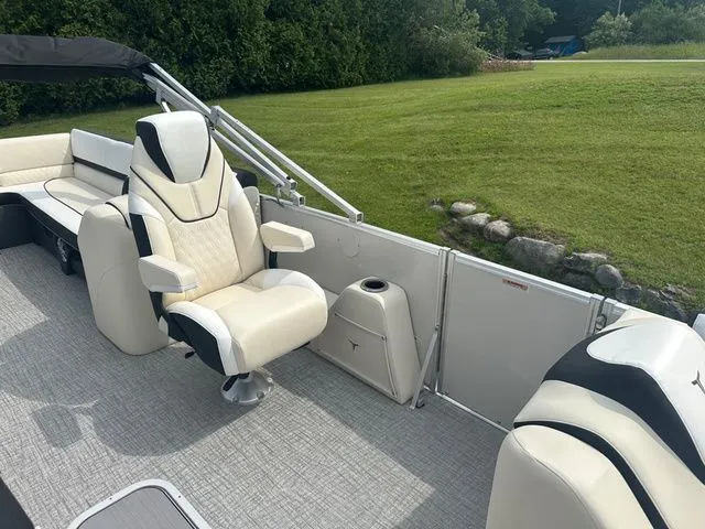 Slide: The Image of Tahoe 2585 Cascade QL 2025 - 15