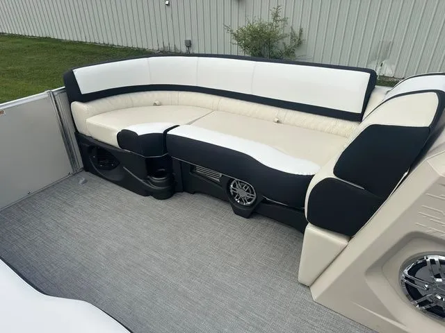 Slide: The Image of Tahoe 2585 Cascade QL 2025 - 20