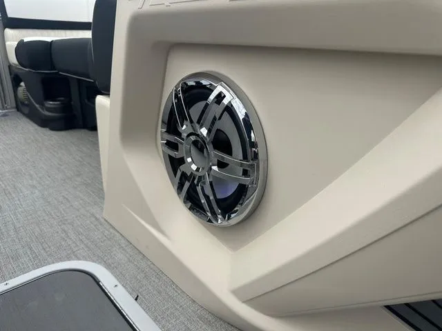 Slide: The Image of Tahoe 2585 Cascade QL 2025 - 22