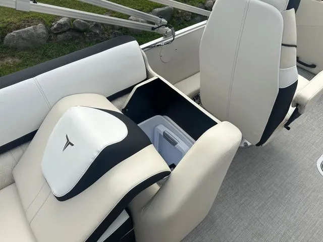 Slide: The Image of Tahoe 2585 Cascade QL 2025 - 25