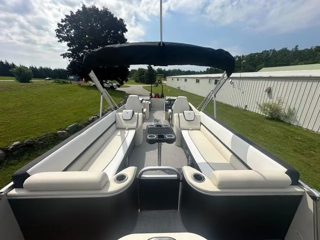 Slide: The Image of Tahoe 2585 Cascade QL 2025 - 27