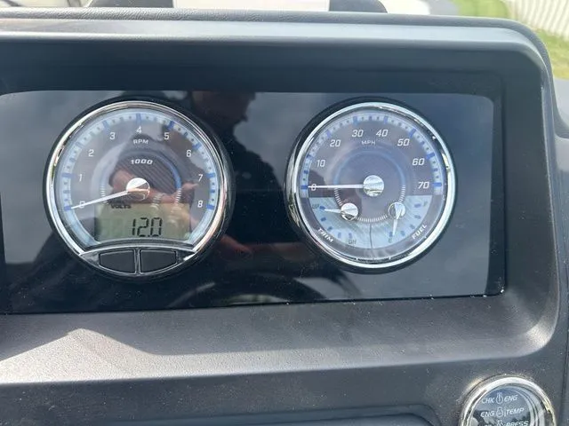 Slide: The Image of Tahoe 2585 Cascade QL 2025 - 34