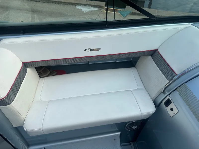 Slide: The Image of Formula Boats 290FX4 2011 - 10