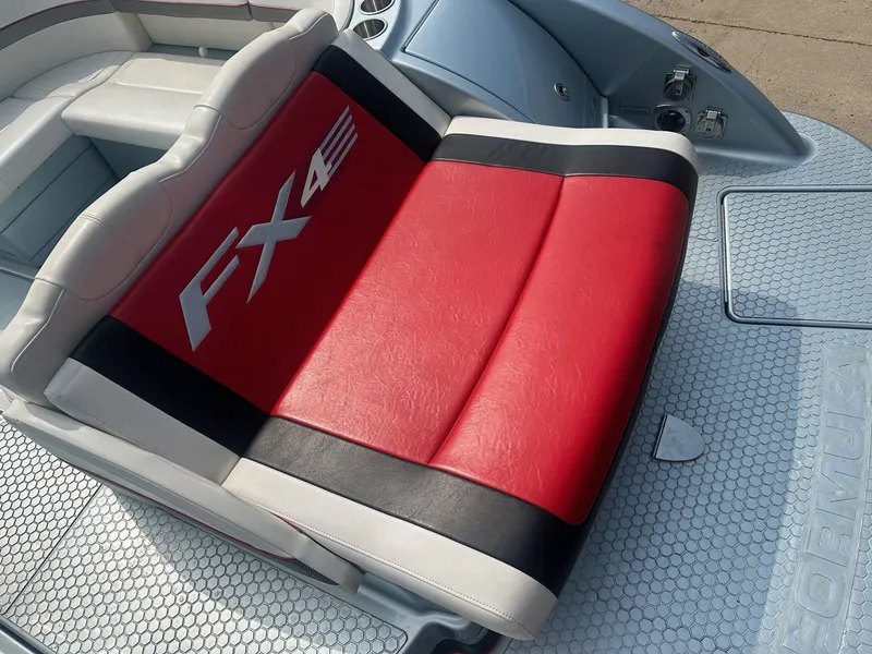 Slide: The Image of Formula Boats 290FX4 2011 - 17