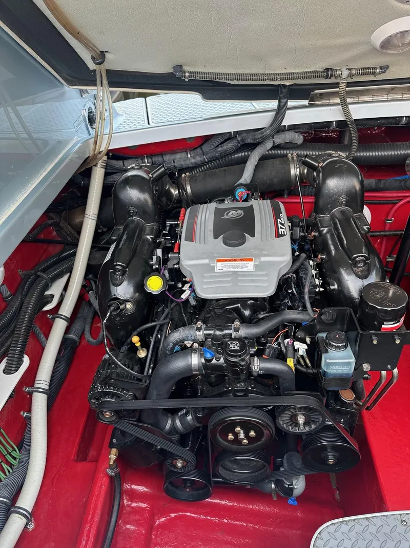 Slide: The Image of Formula Boats 290FX4 2011 - 22