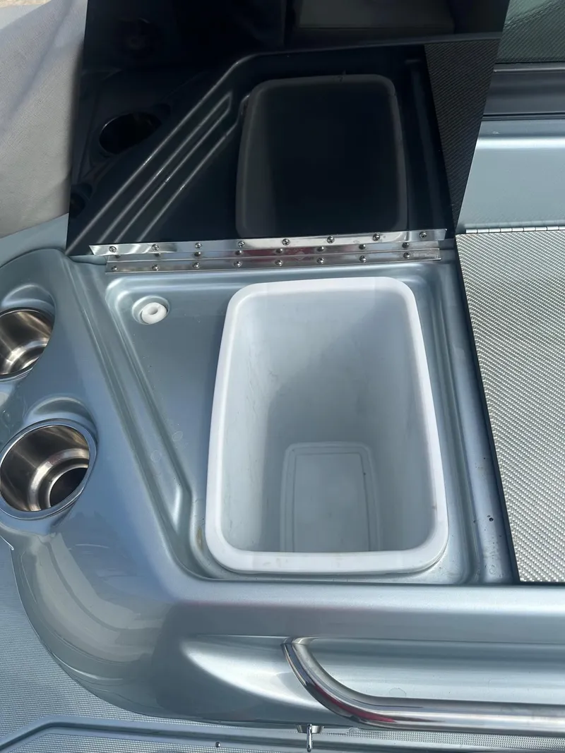 Slide: The Image of Formula Boats 290FX4 2011 - 7