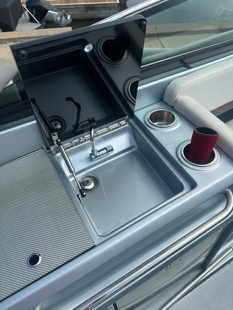 Slide: The Image of Formula Boats 290FX4 2011 - 8