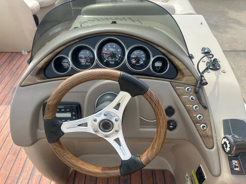 Slide: The Image of Manitou Encore 25 2014 - 12