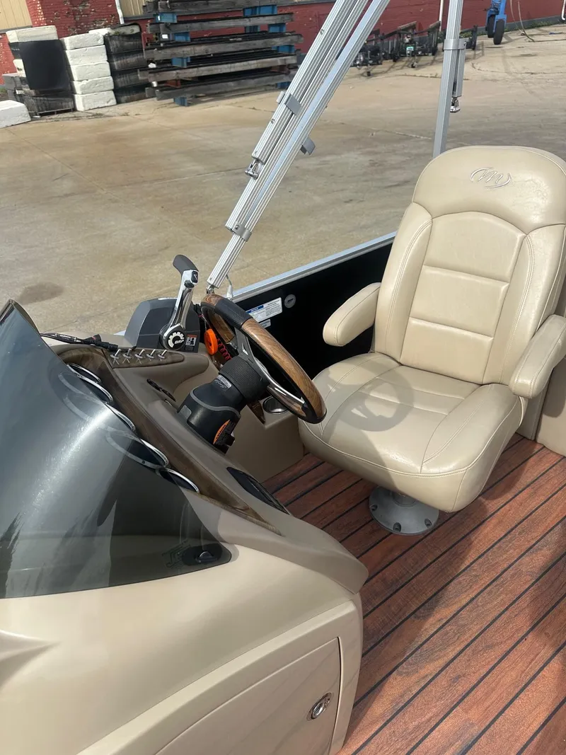 Slide: The Image of Manitou Encore 25 2014 - 15