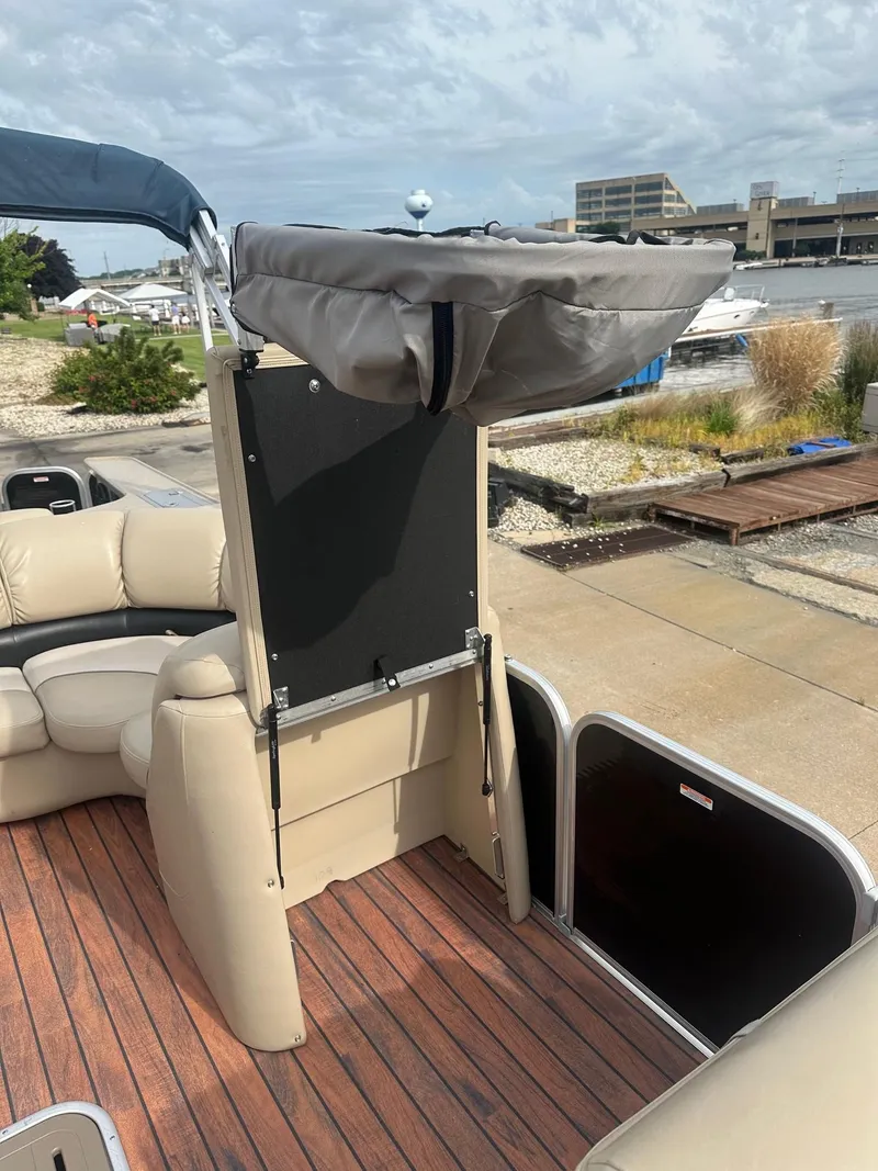 Slide: The Image of Manitou Encore 25 2014 - 17