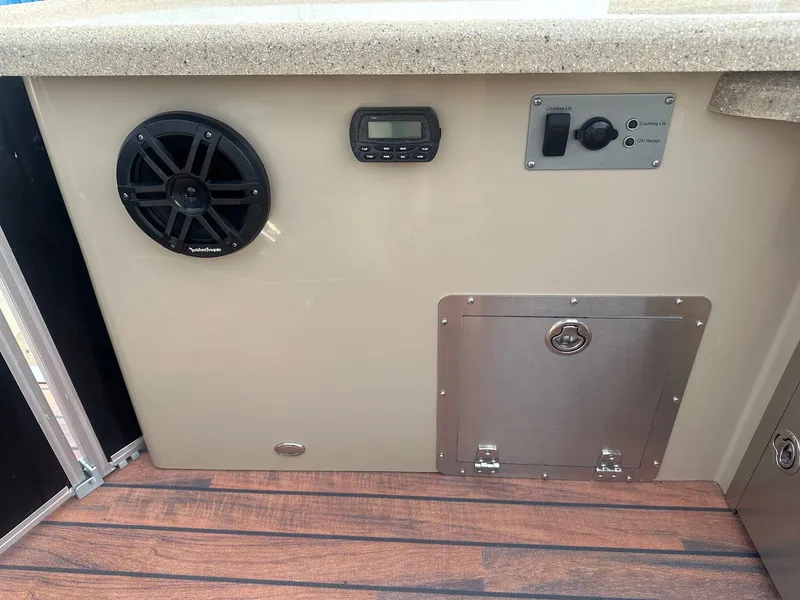 Slide: The Image of Manitou Encore 25 2014 - 18