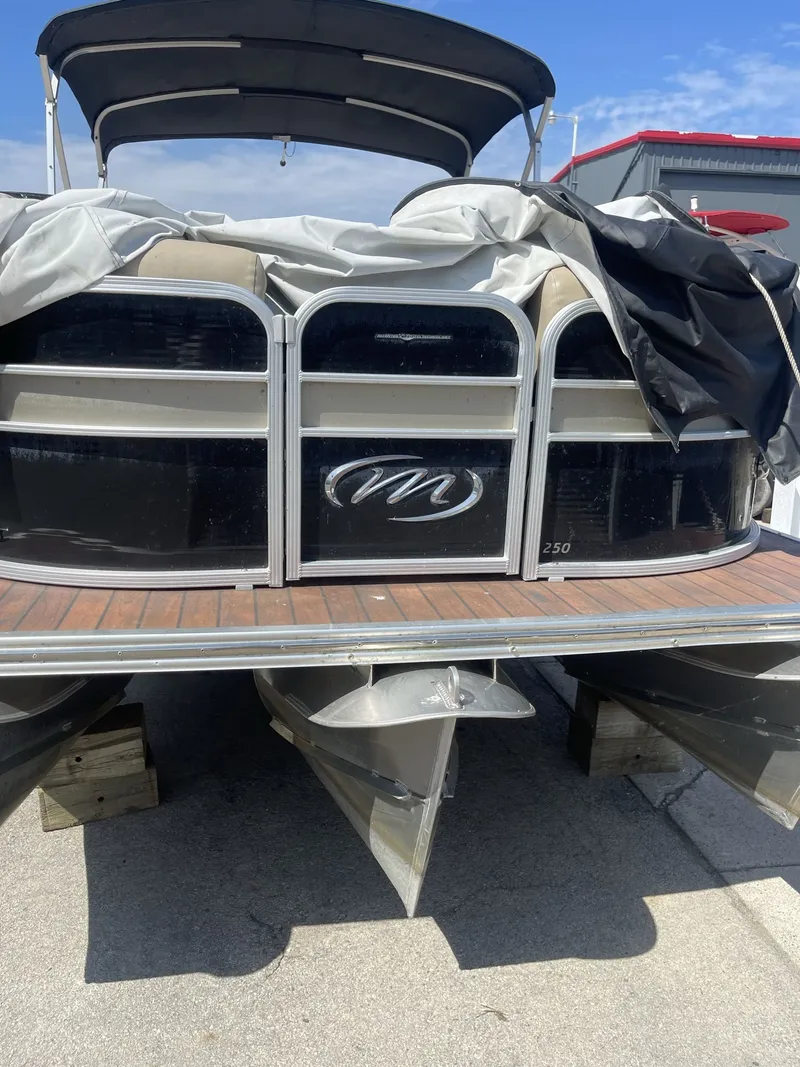 Slide: The Image of Manitou Encore 25 2014 - 22