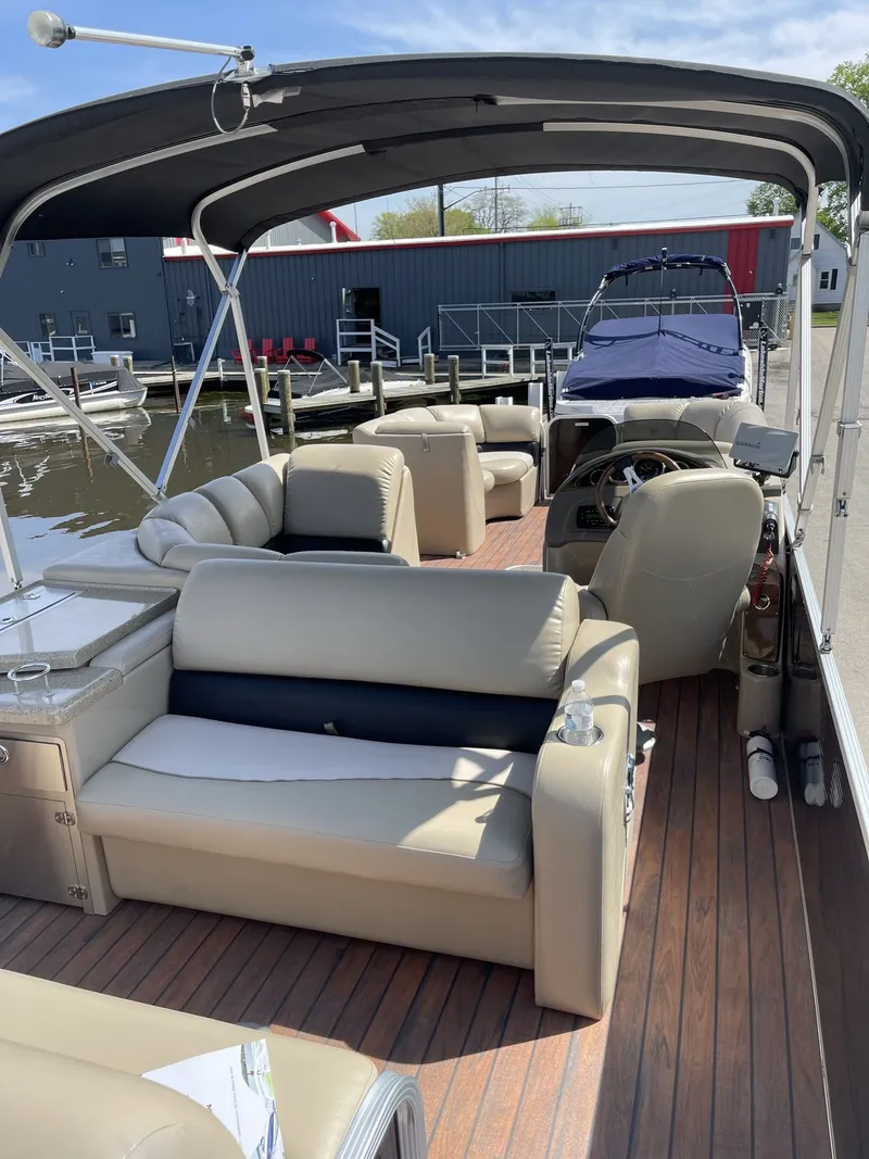 Slide: The Image of Manitou Encore 25 2014 - 24