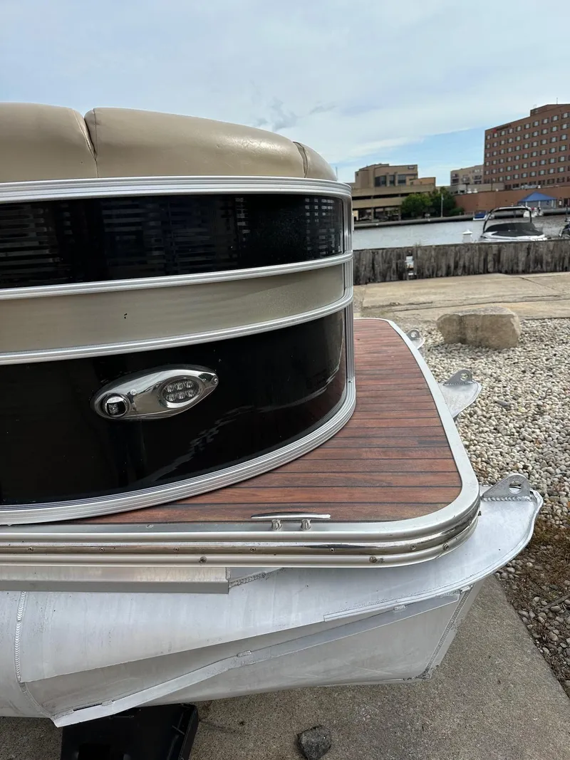 Slide: The Image of Manitou Encore 25 2014 - 26