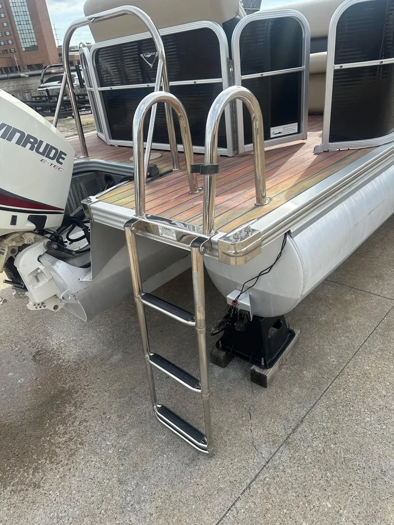 Slide: The Image of Manitou Encore 25 2014 - 29