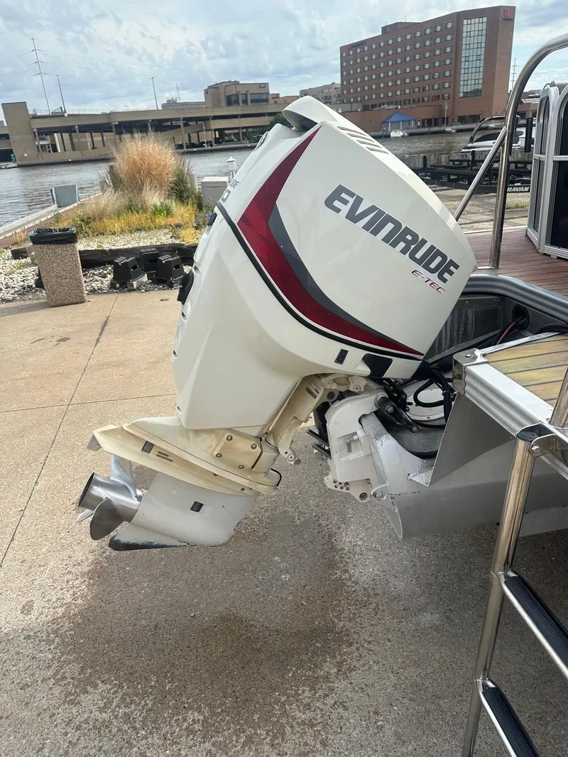 Slide: The Image of Manitou Encore 25 2014 - 30