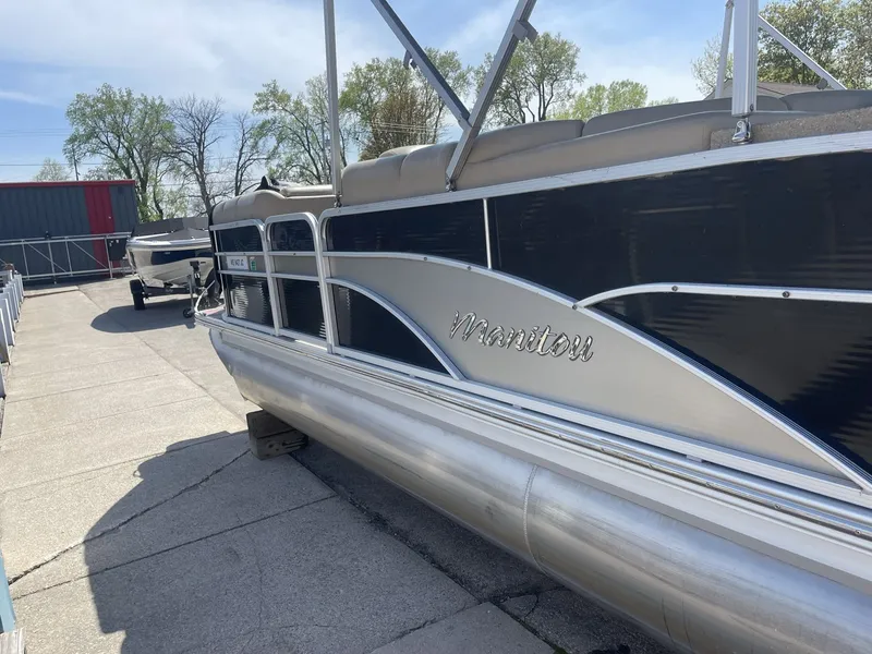 Slide: The Image of Manitou Encore 25 2014 - 4