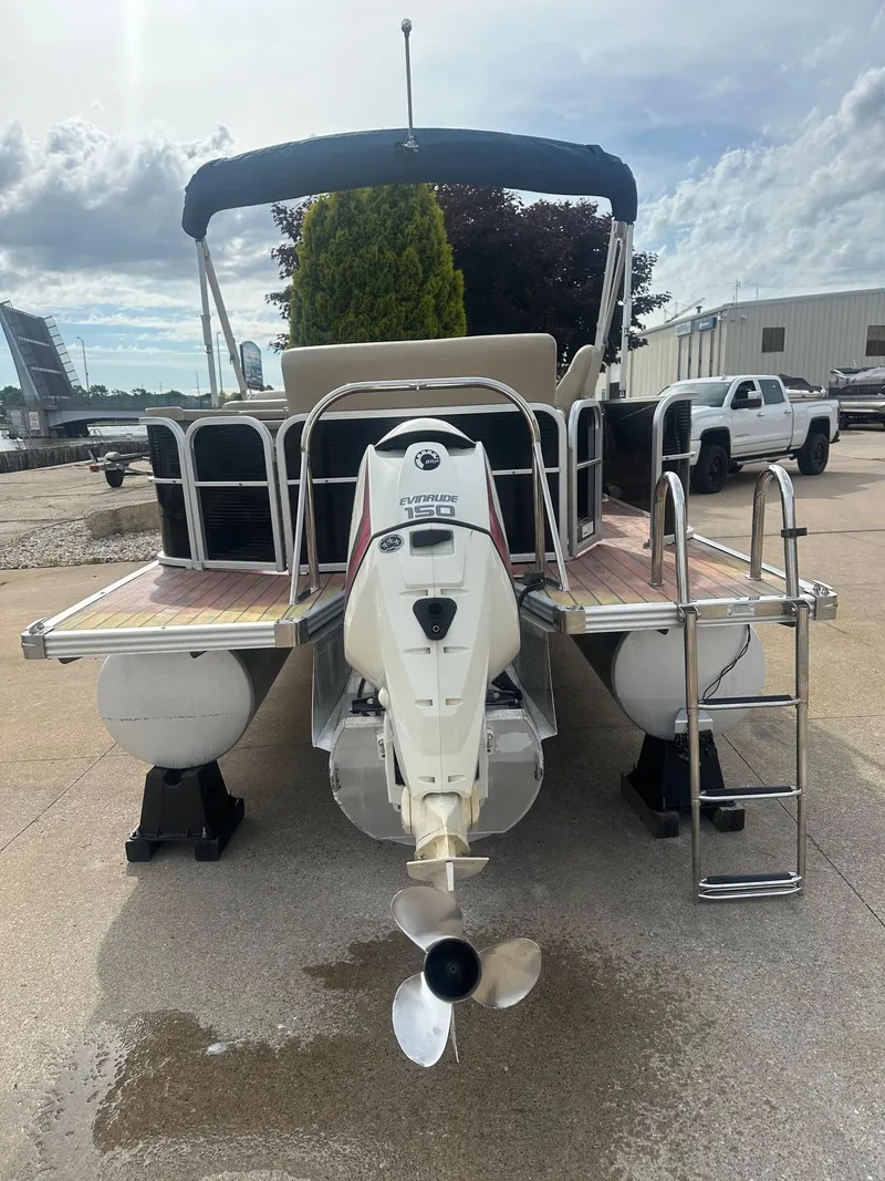 Slide: The Image of Manitou Encore 25 2014 - 9