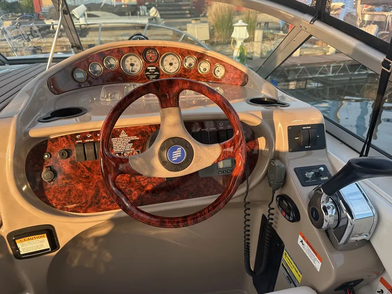 Slide: The Image of Four Winns 268 Vista 2005 - 10