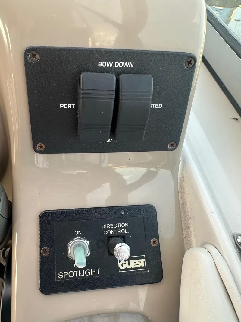 Slide: The Image of Four Winns 268 Vista 2005 - 11