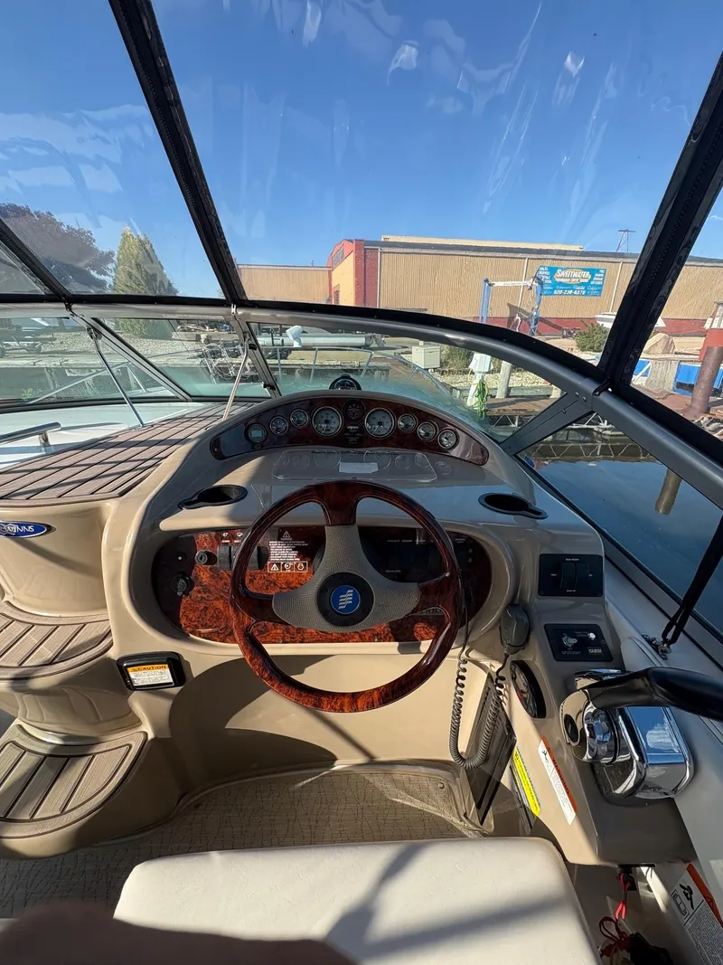 Slide: The Image of Four Winns 268 Vista 2005 - 18