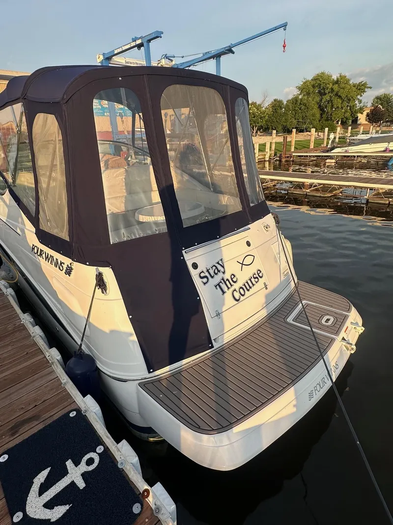 Slide: The Image of Four Winns 268 Vista 2005 - 27