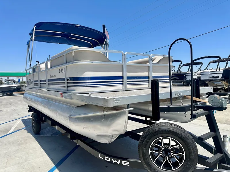 Slide: The Image of Harris Cruiser 220 2002 - 3