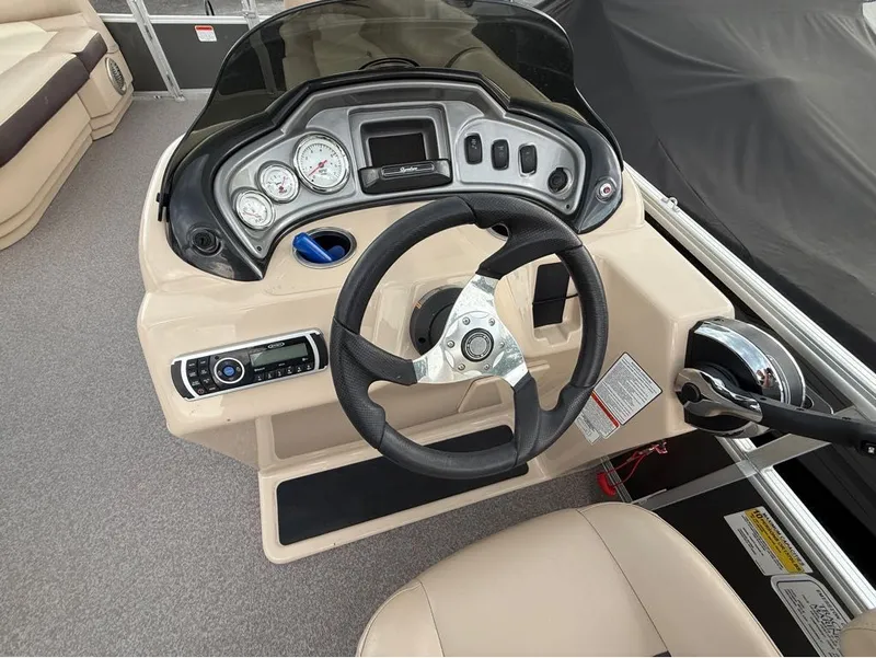 Slide: The Image of Sun Tracker Party Barge 20 DLX 2016 - 7