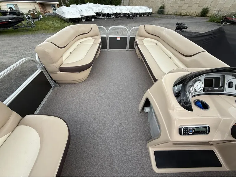 Slide: The Image of Sun Tracker Party Barge 20 DLX 2016 - 8