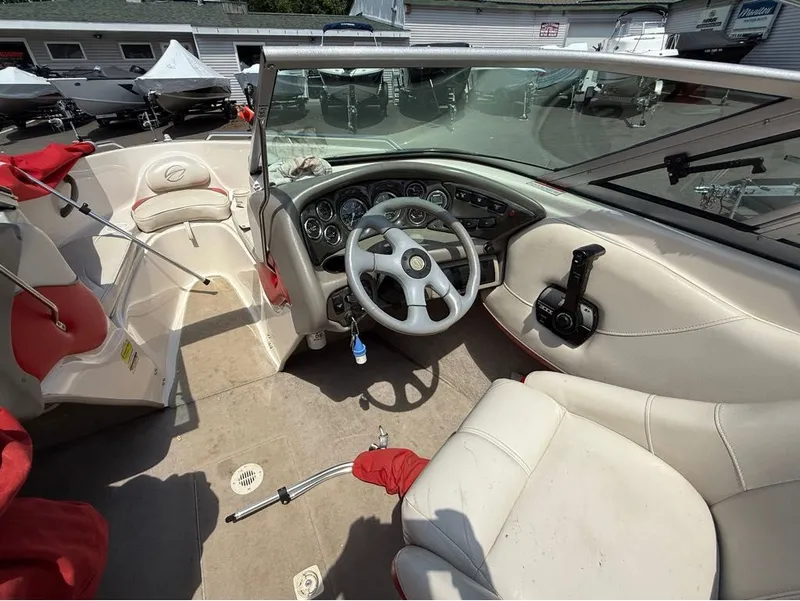 Slide: The Image of Crownline Boats 192 BR 2000 - 14