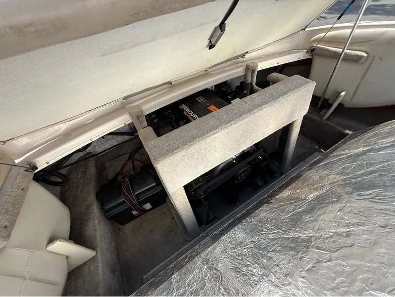 Slide: The Image of Crownline Boats 192 BR 2000 - 19