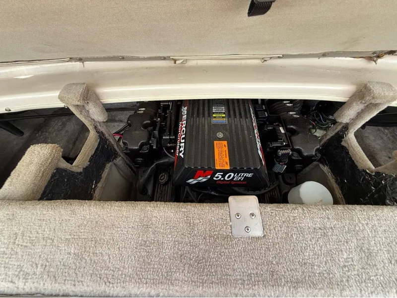 Slide: The Image of Crownline Boats 192 BR 2000 - 9