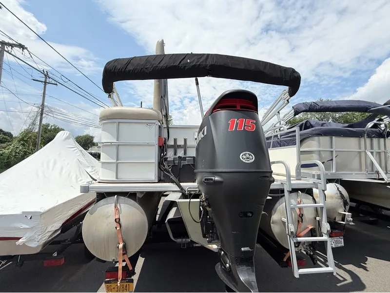 Slide: The Image of Bentley Pontoons Cruise 240 2014 - 7