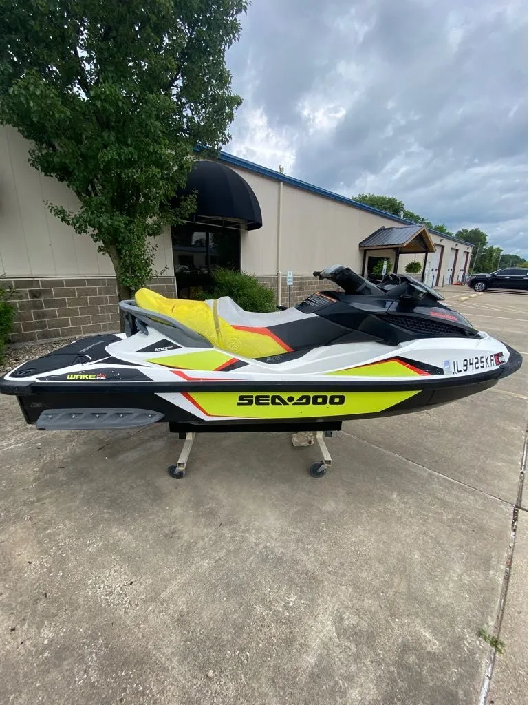 Slide: The Image of Sea-Doo Wake Pro 215 2014 - 4