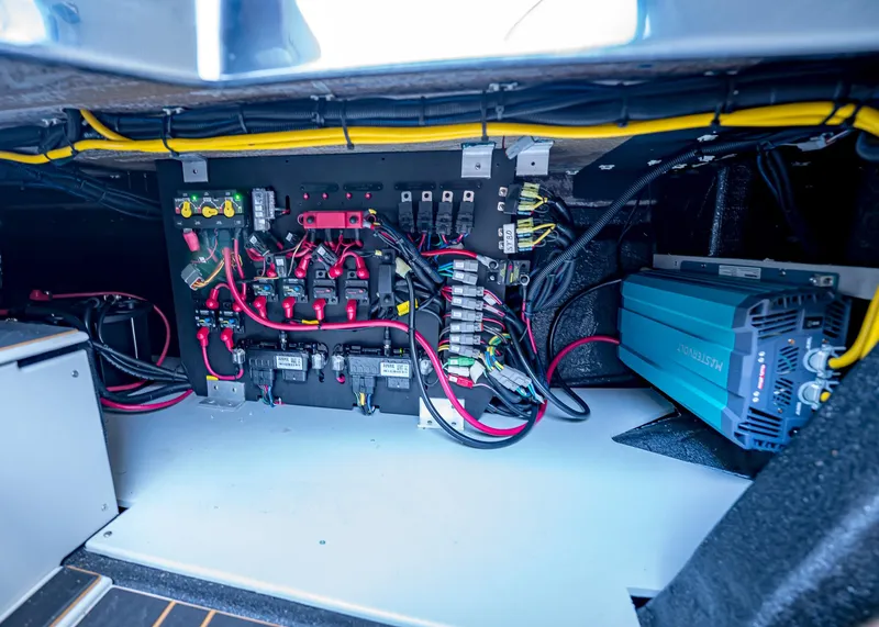 Slide: The Image of Electrical system of Paradigm 236, 2025 model, featuring wiring and components. - 34