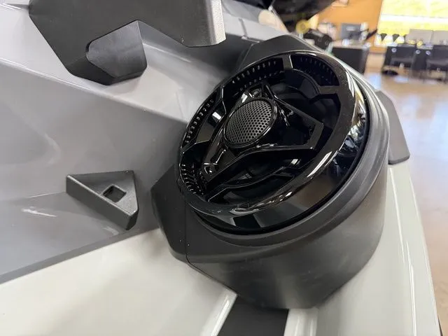 Slide: The Image of Sea-Doo FISH PRO 2025 - 5