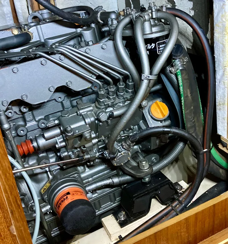 Slide: The Image of Hunter 41 Aft Cockpit 2005 - 50