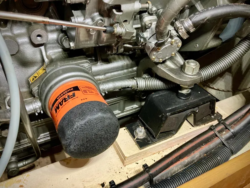 Slide: The Image of Hunter 41 Aft Cockpit 2005 - 52